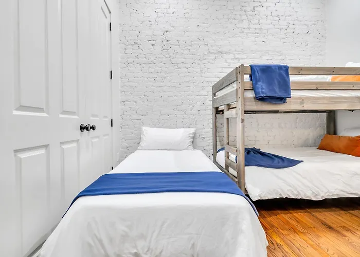 4Br Gem On Gravier Close To Dining & Souvenirs